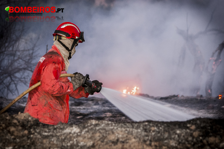 Neves José O Rescaldo