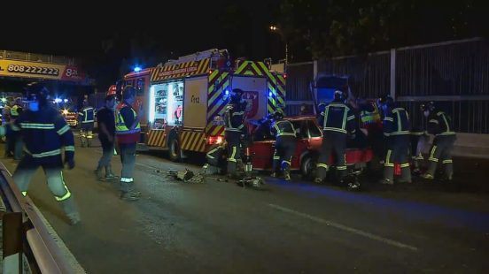 Choca com carro dos bombeiros que prestava socorro a acidente na Segunda Circular em Lisboa